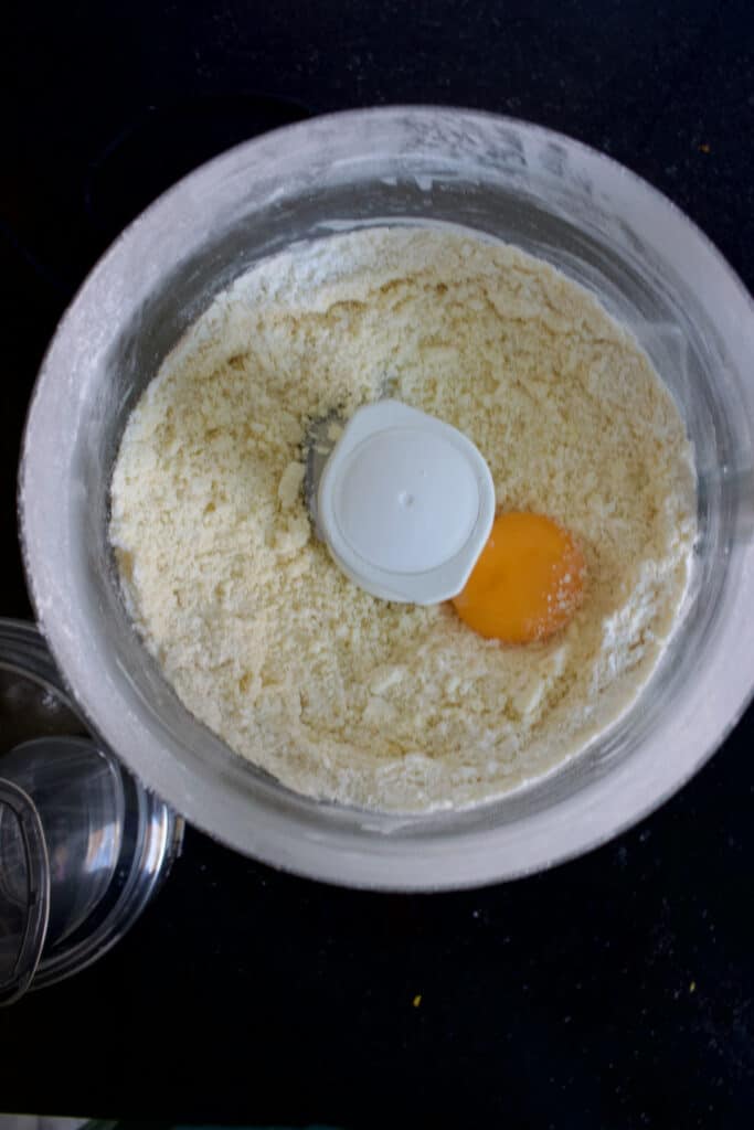 Deeg maken in de keukenmachine