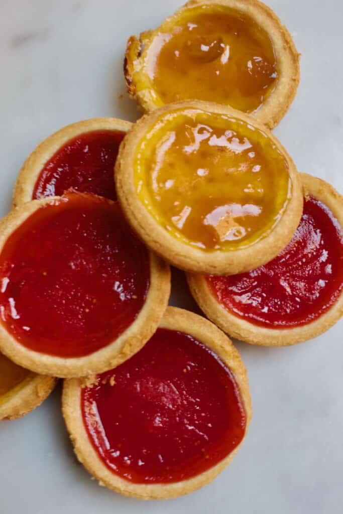jamkoekjes met aardbeien en abrikozen jam