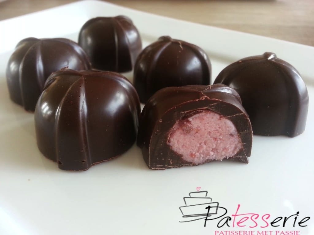 bonbons met terschellinger cranberry vulling, patesserie.com