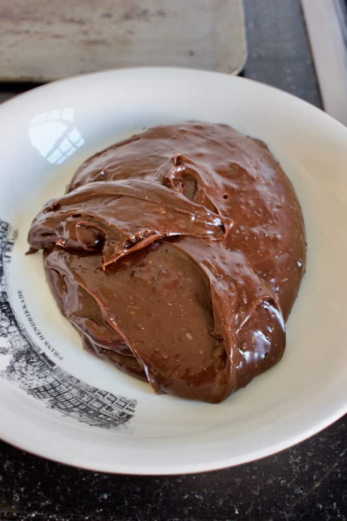 vulling voor brigadeiros in een bord