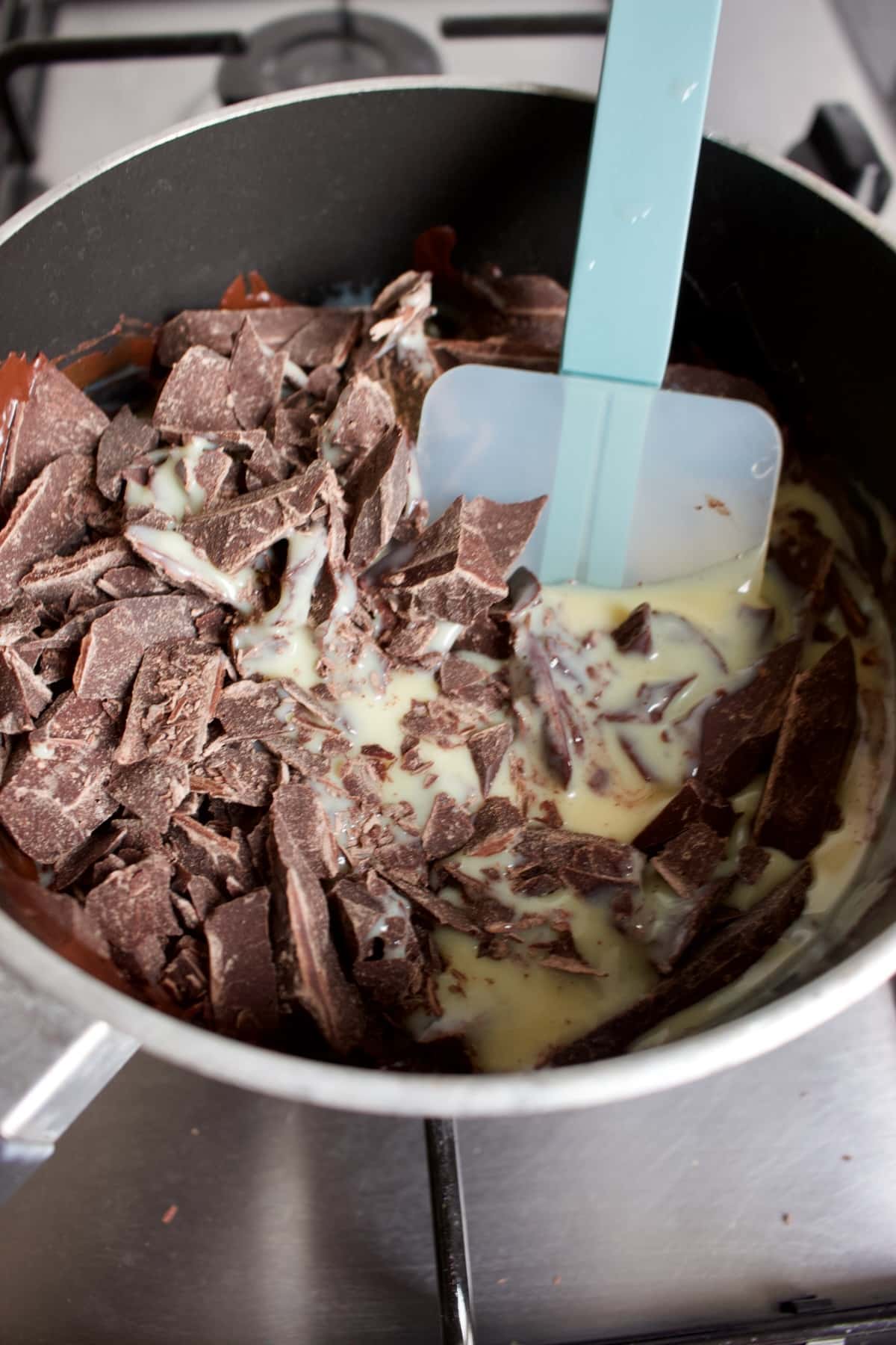 Chocolade fudge maken, snel en eenvoudig recept (2 ingredienten)