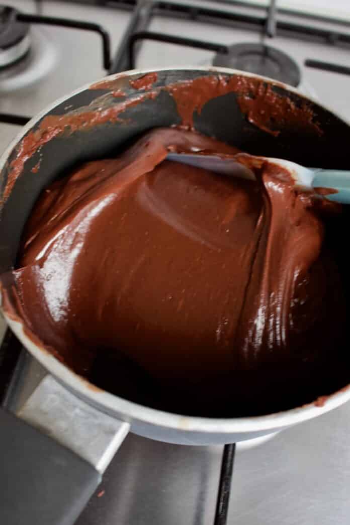 Chocolade fudge maken, snel en eenvoudig recept (2 ingredienten